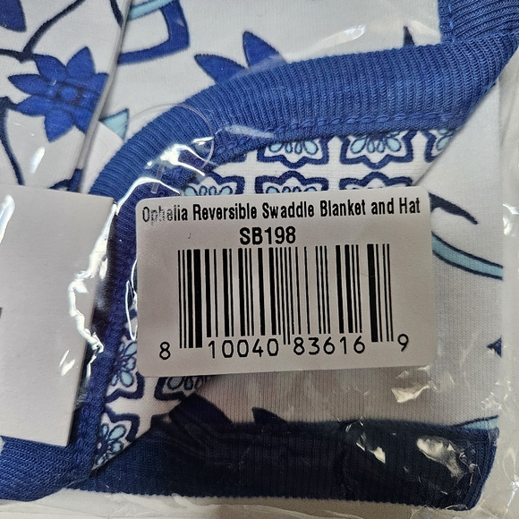 Baby Be Mine Newborn Baby Swaddle Blanket with Matching Hat - Picture 2 of 3